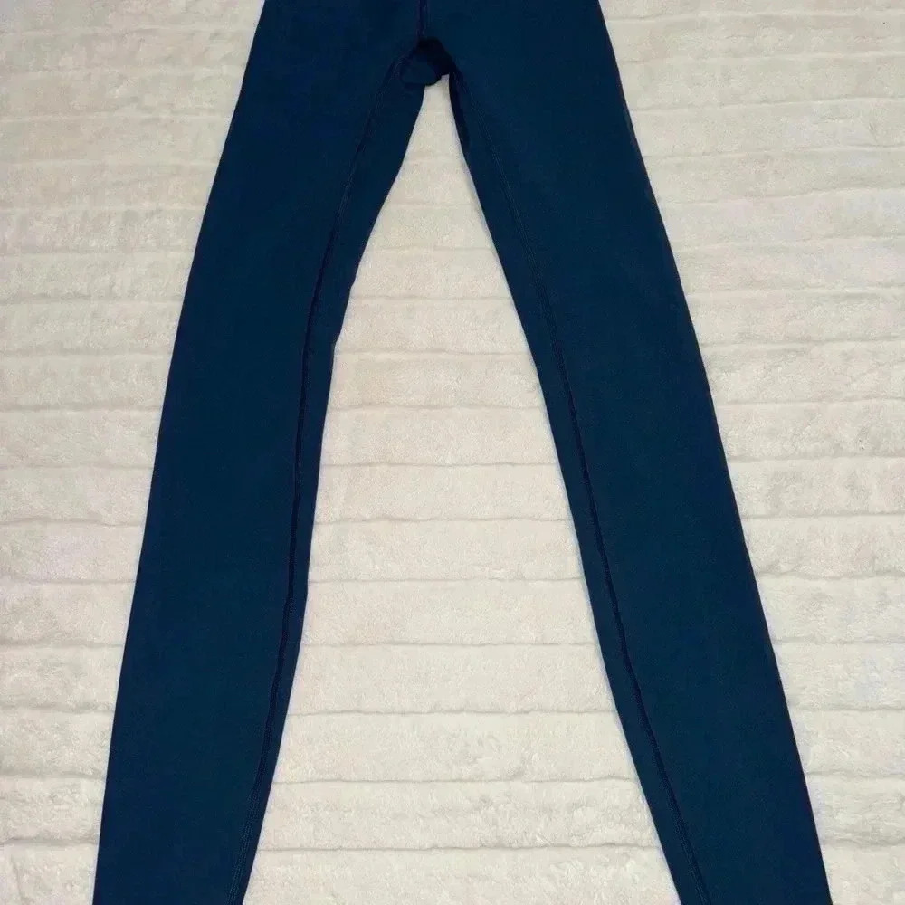 Lululemon Wunder Unders - Picture 2 of 8